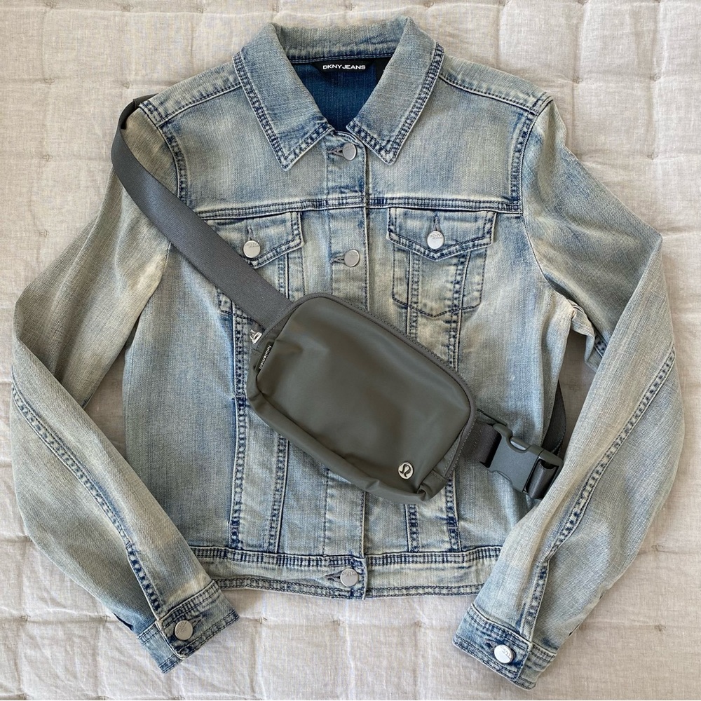 {DKNY JEANS} Denim Jacket Size S